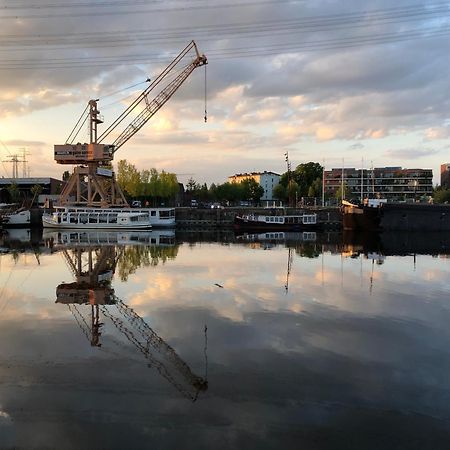 Schiffshotel "Schlafen Im Hafen" Хамбург Екстериор снимка