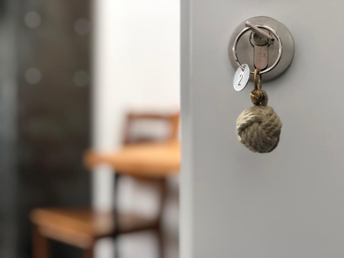 Schiffshotel "Schlafen Im Hafen" Хамбург Екстериор снимка