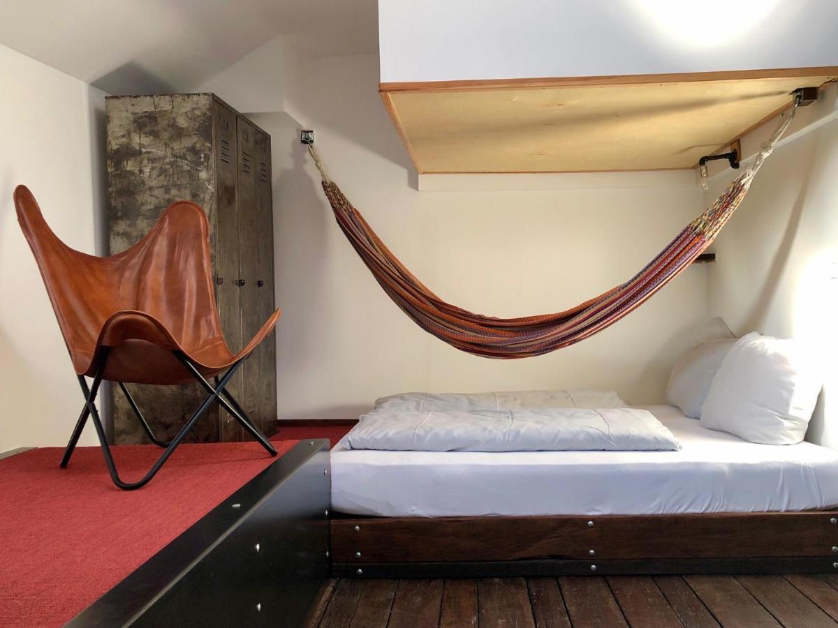 Schiffshotel "Schlafen Im Hafen" Хамбург Екстериор снимка