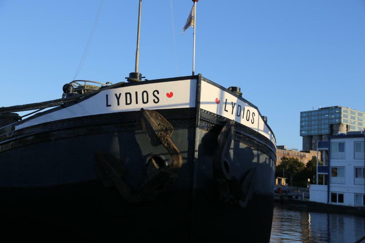 Schiffshotel "Schlafen Im Hafen" Хамбург Екстериор снимка